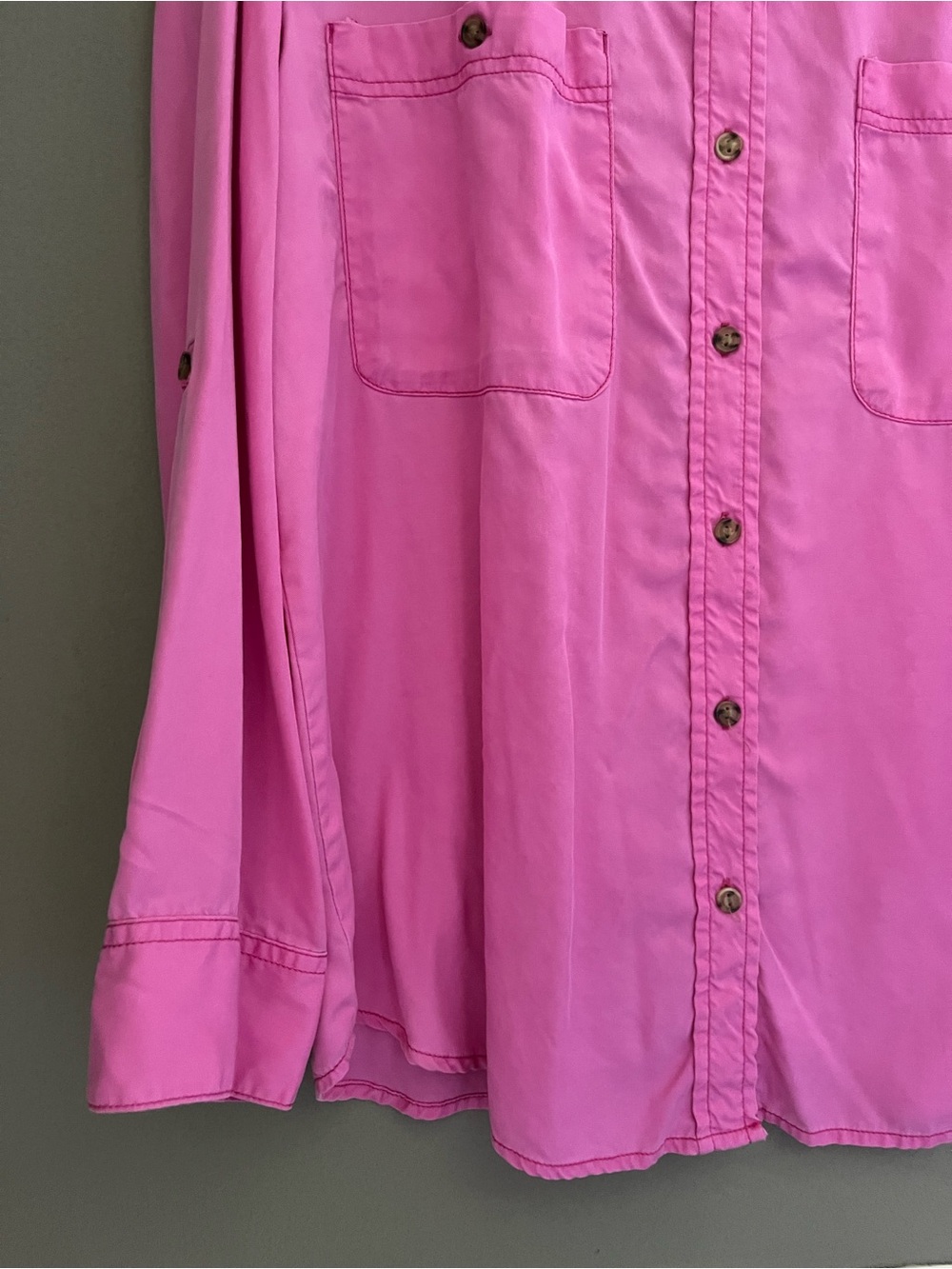 Sanctuary Button-Down Shirt Barbiecore Hot Pink Roll Tab Sleeves Chest Pockets - Picture 2 of 13